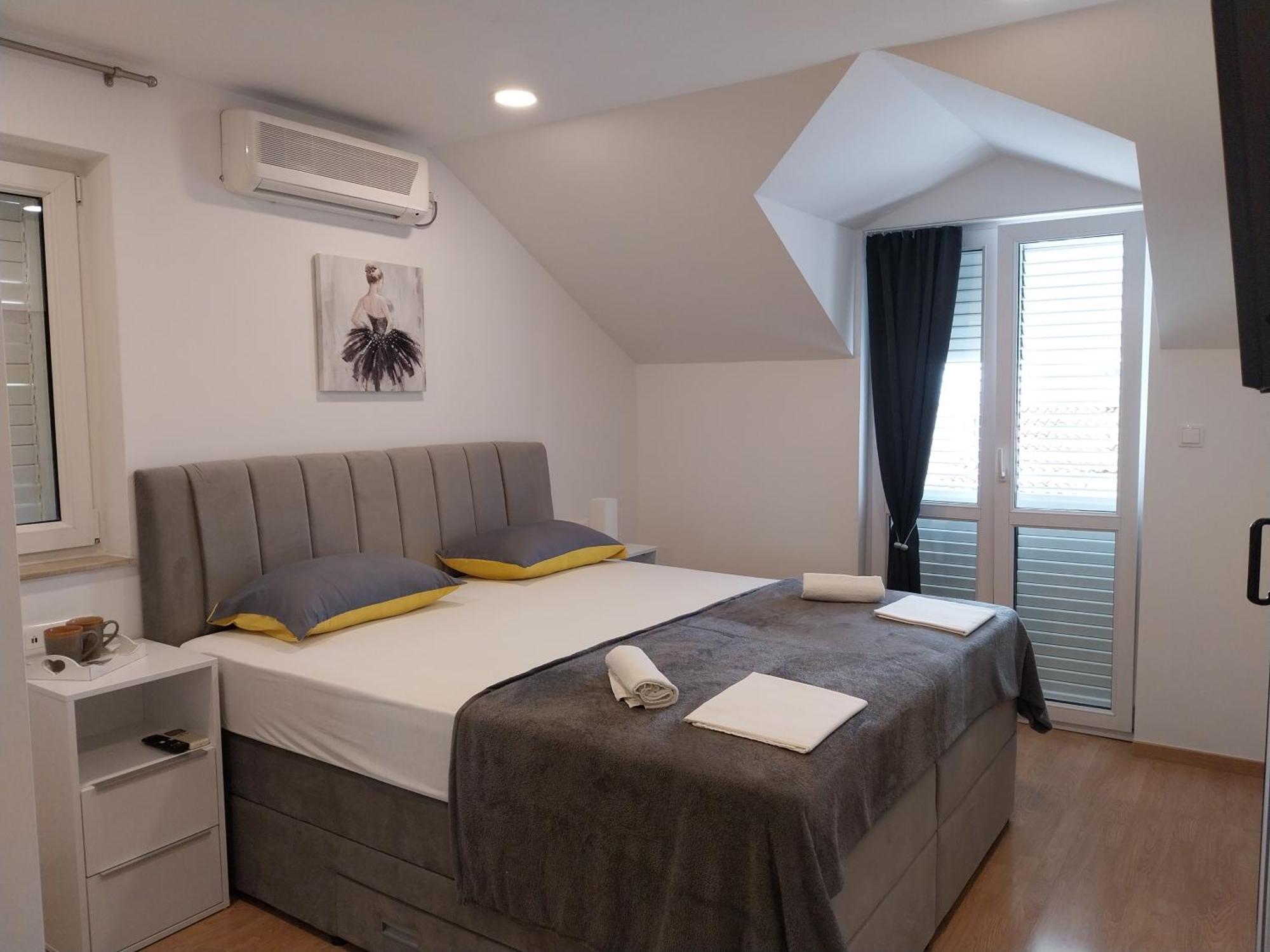 Apartments Rose Loboja Makarska Exterior photo