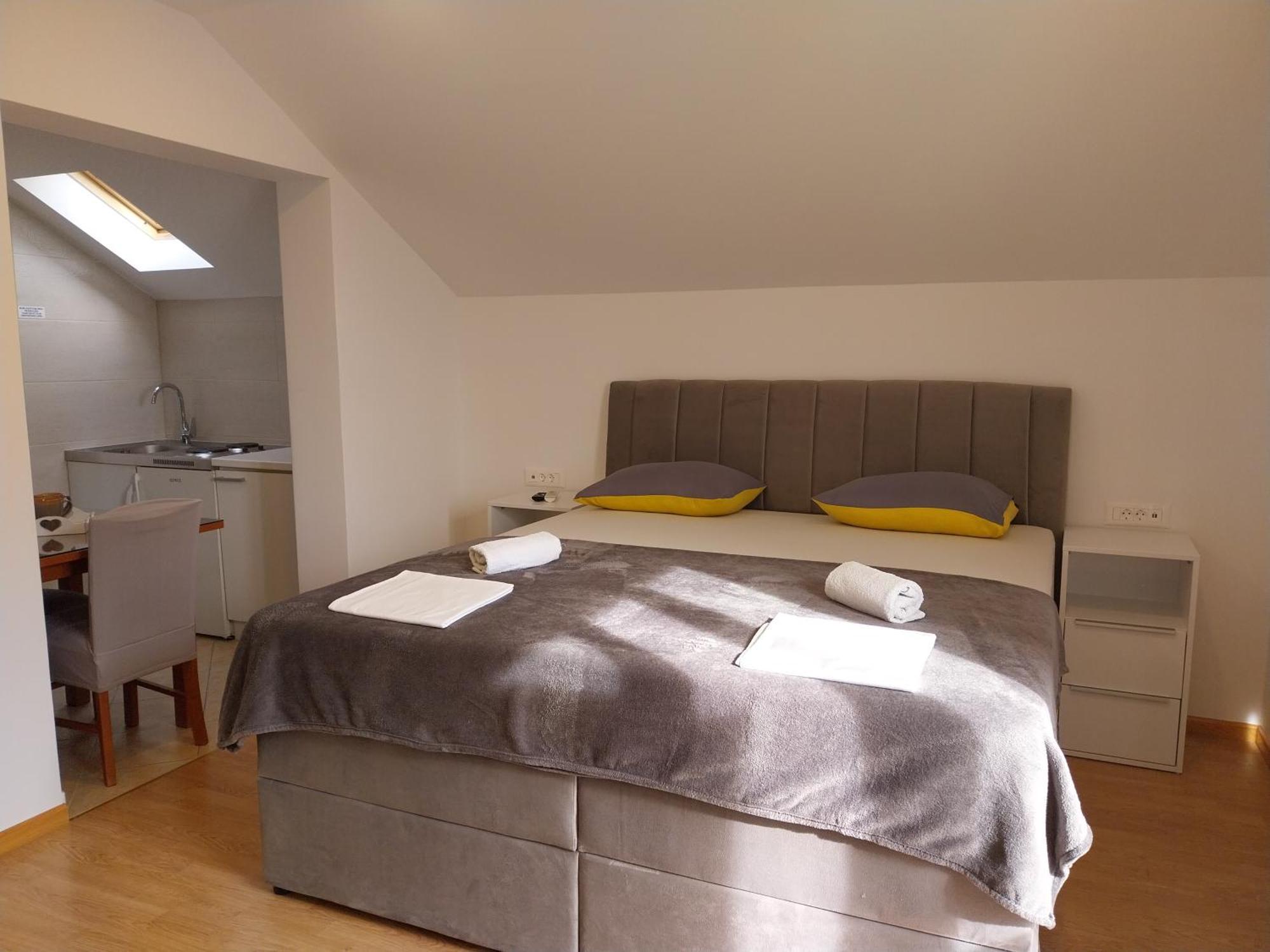 Apartments Rose Loboja Makarska Exterior photo