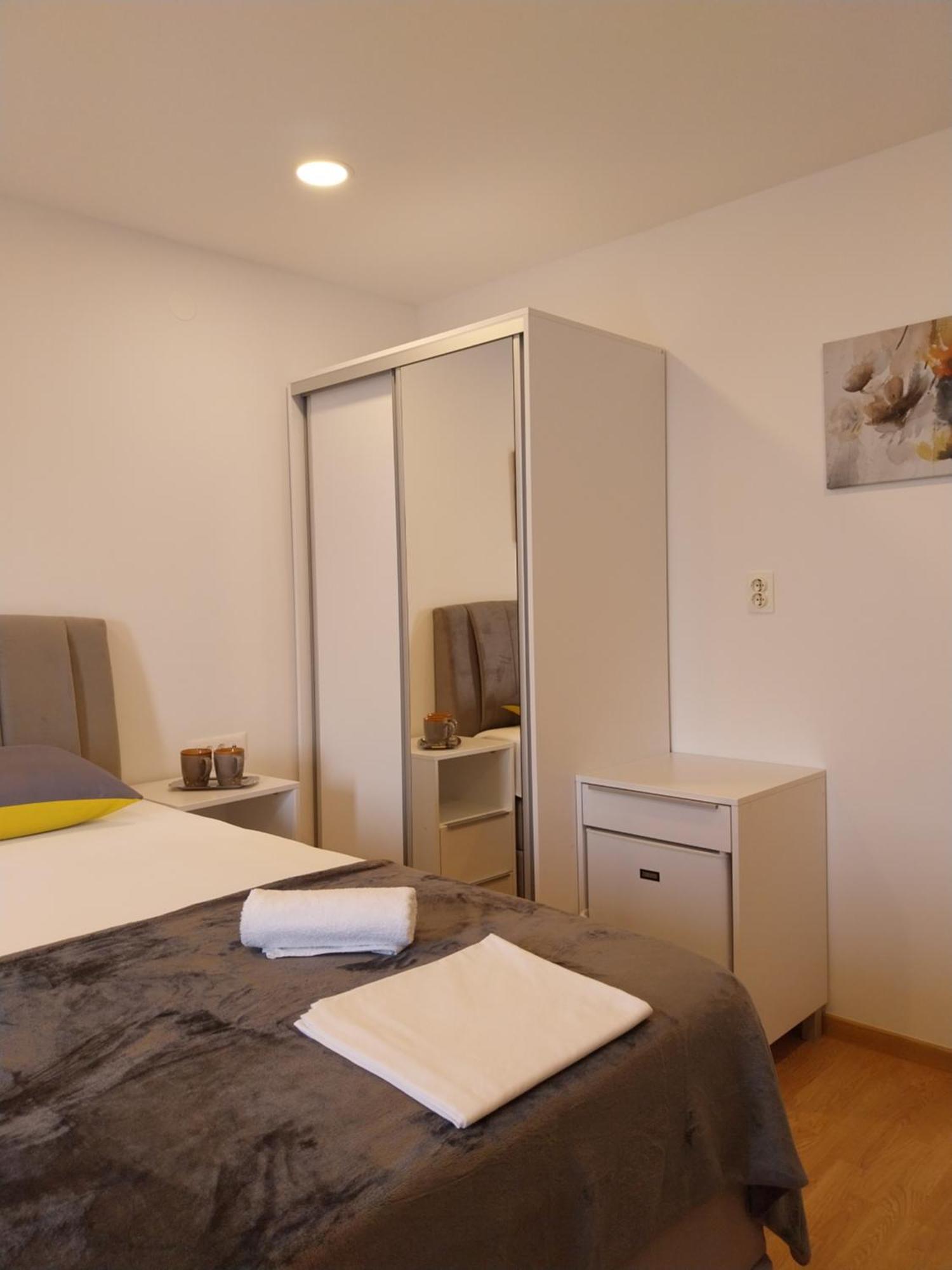 Apartments Rose Loboja Makarska Exterior photo