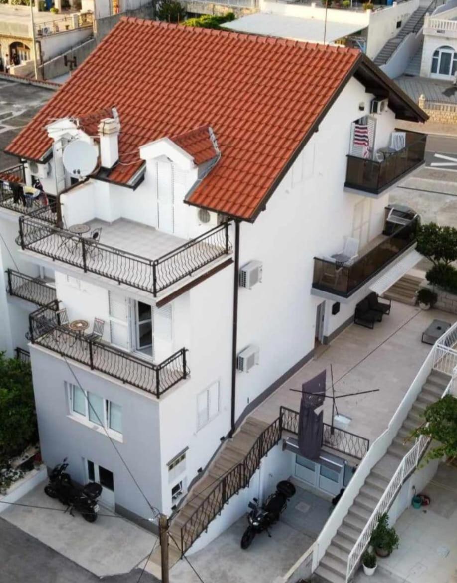 Apartments Rose Loboja Makarska Exterior photo